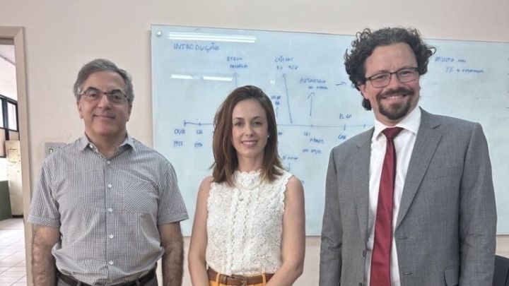 Tesoureira da Ampcon defende monografia em Especialização da UFMG 